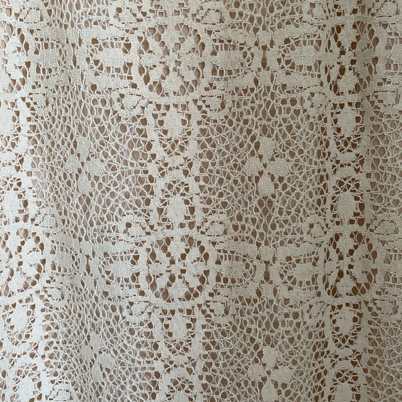 Cabi creme camisole tank with lace detail size s. - Picture 6 of 6